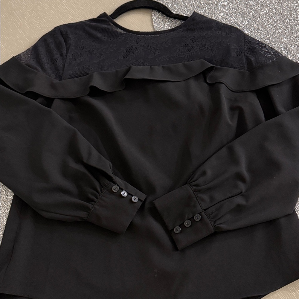 Women’s Peter Nygard small Black Long Sleeve lace Top